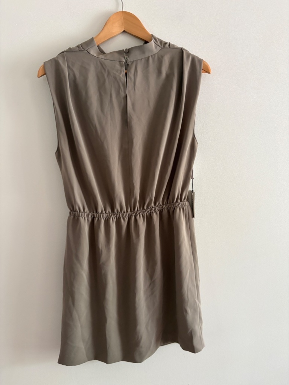 Aritzia Babaton Carter Sleeveless Dress NWT Cowl Neck Draped Modern Taupe Medium - Picture 5 of 8